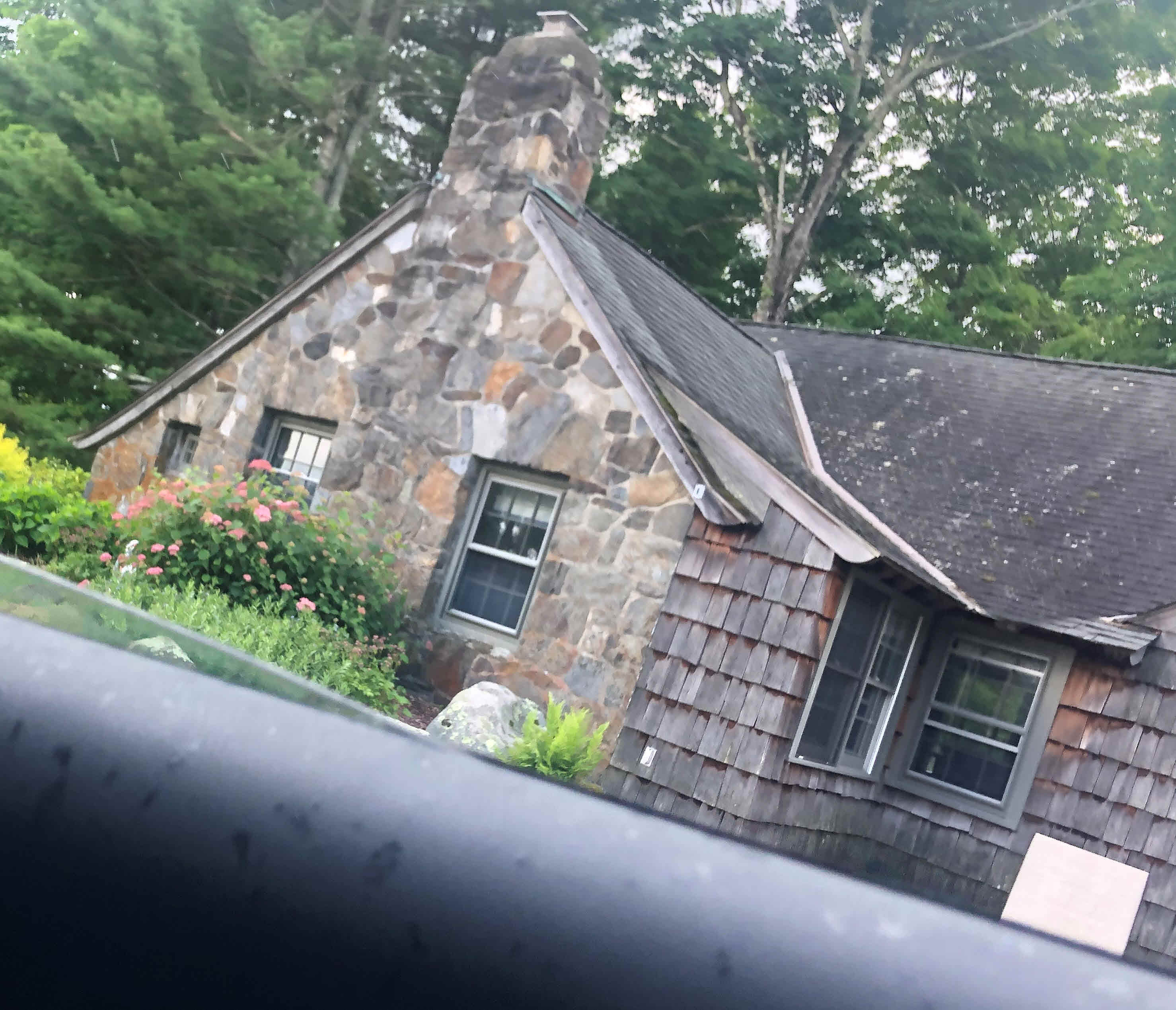 Building photograph for 178 UNDERMOUNTAIN ROAD